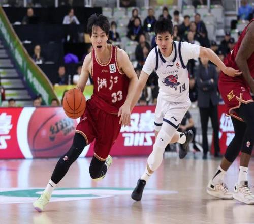 东詹禁区内,受阻,芬尼,竞彩足球比分网,体育官网,平台入口,足球比分,即时比分,比分直播