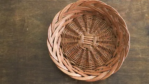 南安普顿与热刺激战至3-3平，半场双方各有一将离场，热刺替补表现挣扎，南安普顿险些逆袭！