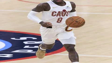 篮球盛宴！费内巴切vs加拉塔萨雷激战正酣，6连胜势头强劲，揭秘土篮超精彩数据对决！